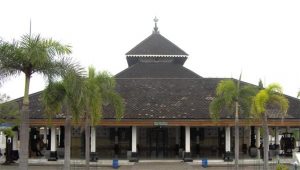 Masjid Nur At Taqwa: Jejak Sejarah di Jantung Parungbarang